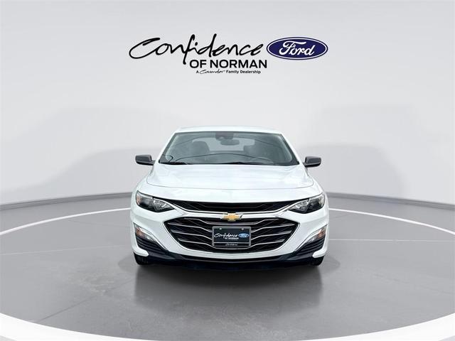 Photo of 2023 Summit White Chevrolet Malibu