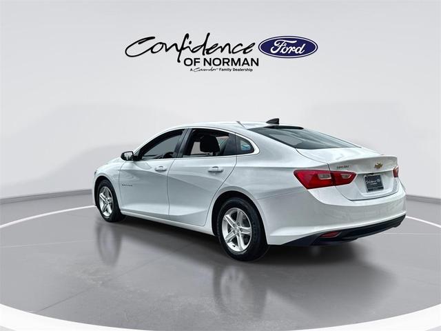 Photo of 2023 Summit White Chevrolet Malibu