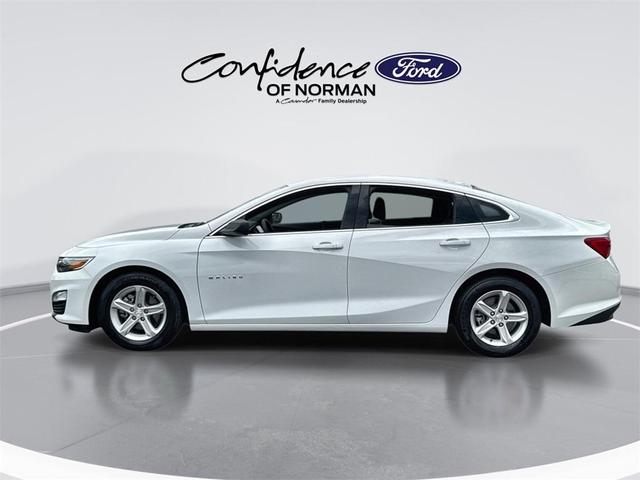 Photo of 2023 Summit White Chevrolet Malibu