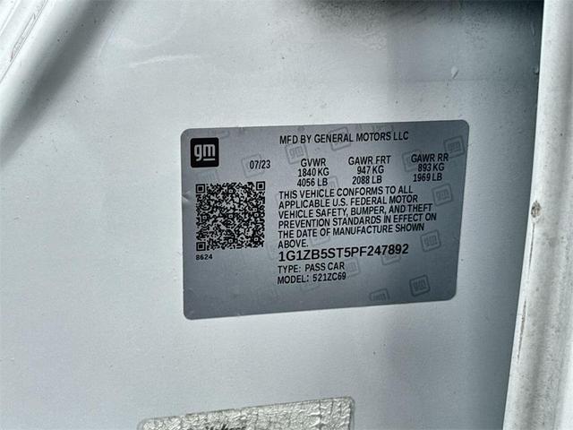 Photo of 2023 Summit White Chevrolet Malibu