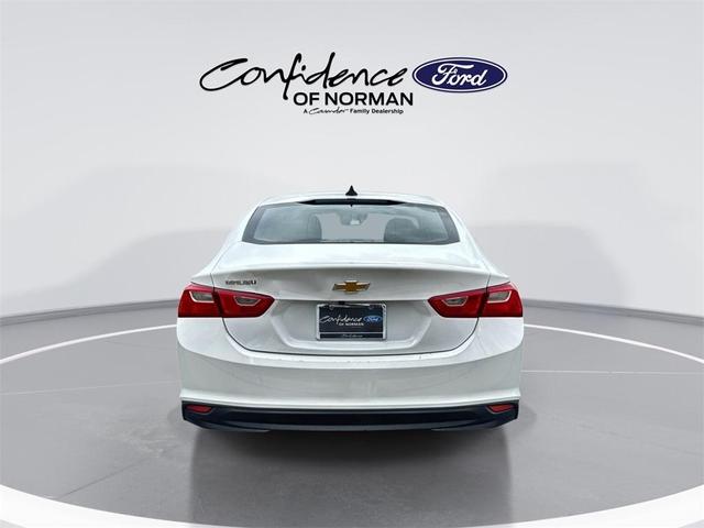 Photo of 2023 Summit White Chevrolet Malibu