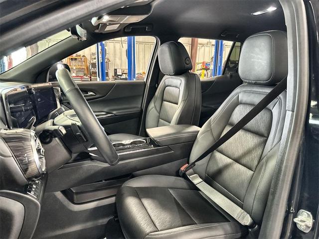 Photo of 2025 Mosaic Black Metallic Chevrolet Equinox
