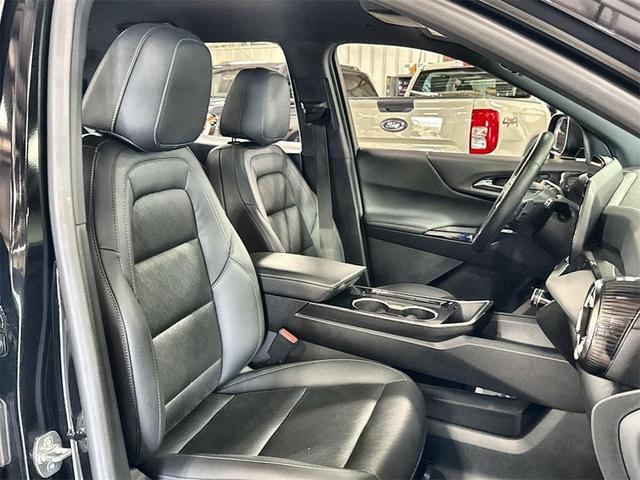 Photo of 2025 Mosaic Black Metallic Chevrolet Equinox