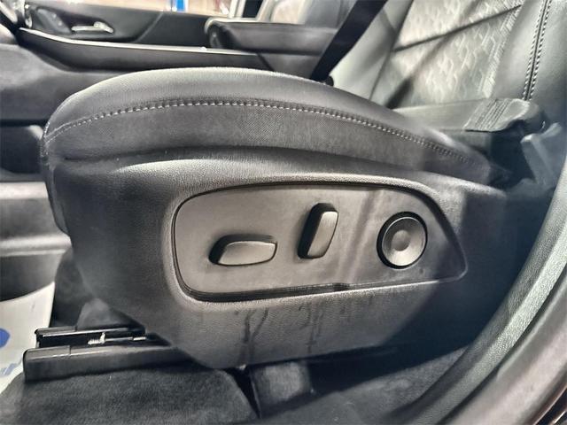 Photo of 2025 Mosaic Black Metallic Chevrolet Equinox
