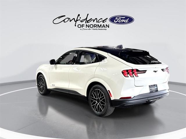 Photo of 2025 Star White Ford Mustang Mach-E