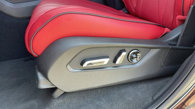 Photo of 2025 Majestic Black Pearl Acura MDX