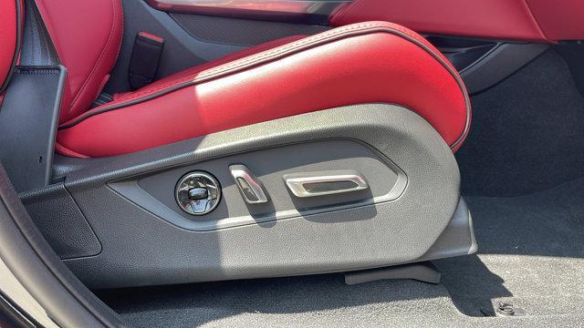 Photo of 2025 Majestic Black Pearl Acura MDX