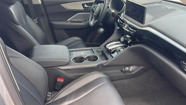 Photo of 2025 Lunar Silver Metallic Acura MDX