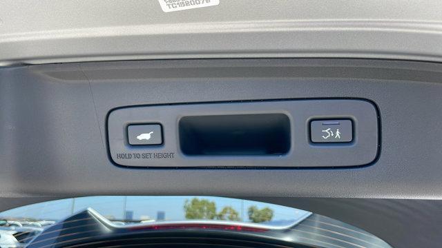 Photo of 2025 Solar Silver Metallic Acura ADX