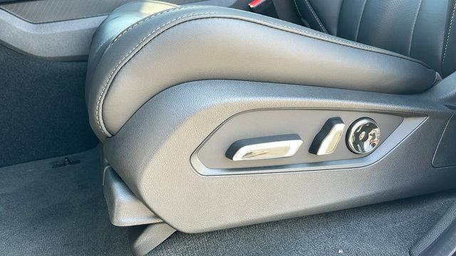 Photo of 2026 Platinum White Pearl Acura MDX