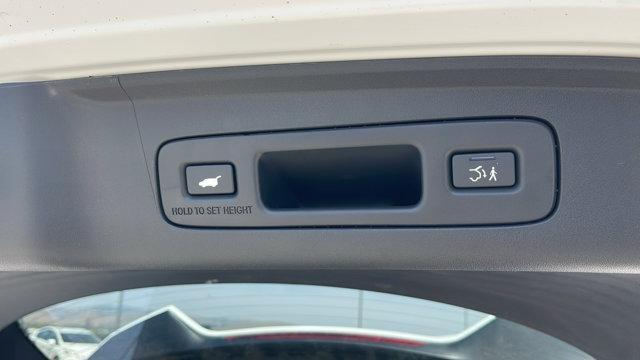 Photo of 2025 Platinum White Pearl Acura ADX