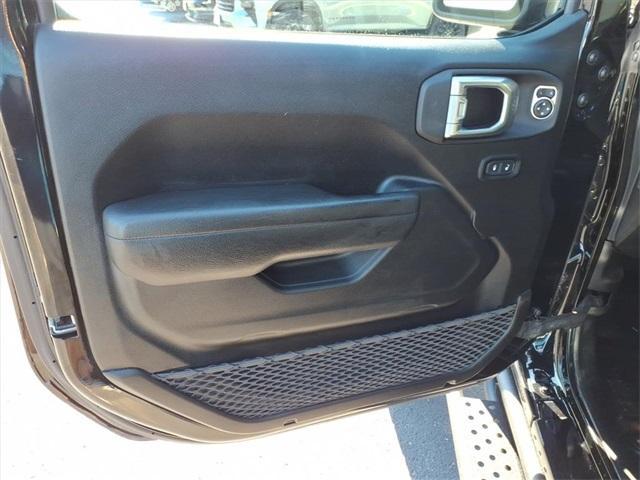 Photo of 2023 Black Clearcoat Jeep Gladiator