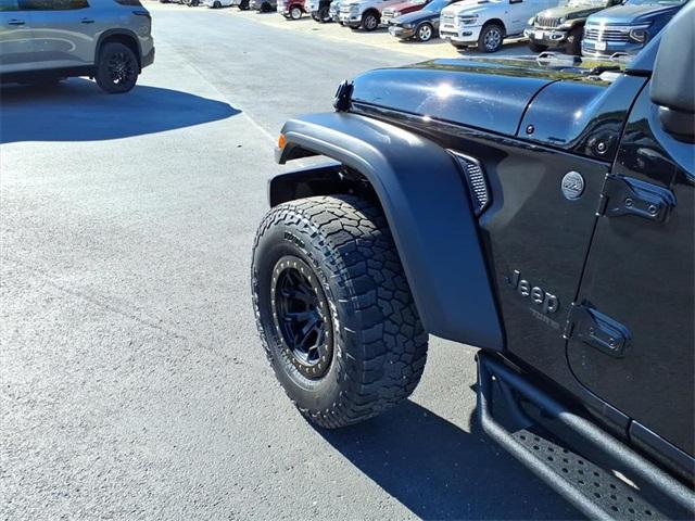 Photo of 2023 Black Clearcoat Jeep Gladiator
