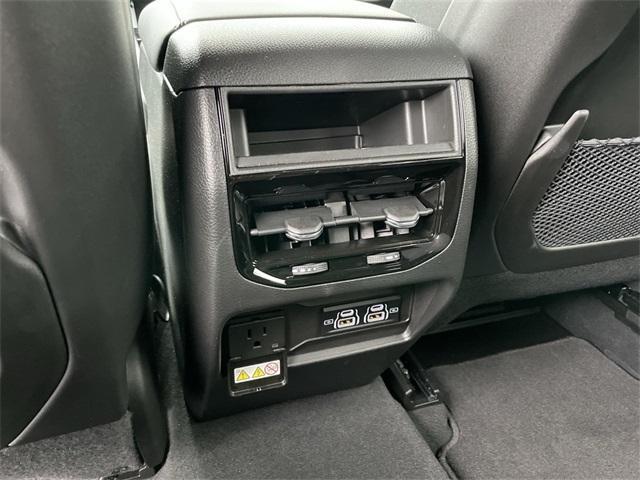 Photo of 2024 Bright White Clearcoat Jeep Grand Cherokee