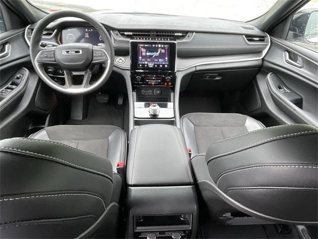 Photo of 2024 Bright White Clearcoat Jeep Grand Cherokee