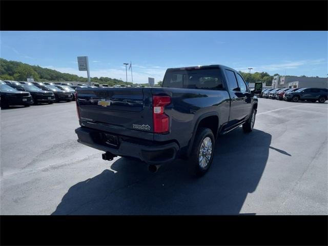 Photo of 2022 Northsky Blue Metallic Chevrolet Silverado 2500