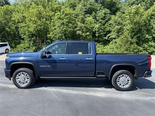 Photo of 2022 Northsky Blue Metallic Chevrolet Silverado 2500