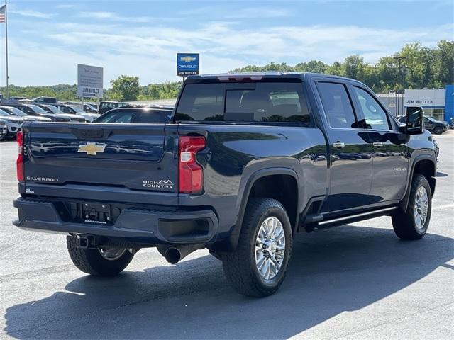 Photo of 2022 Northsky Blue Metallic Chevrolet Silverado 2500