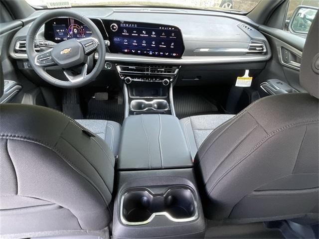 Photo of 2026 Mosaic Black Metallic Chevrolet Traverse