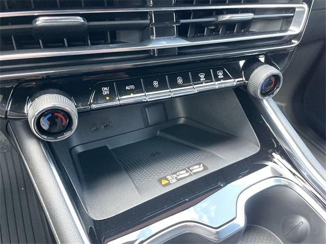 Photo of 2026 Mosaic Black Metallic Chevrolet Traverse