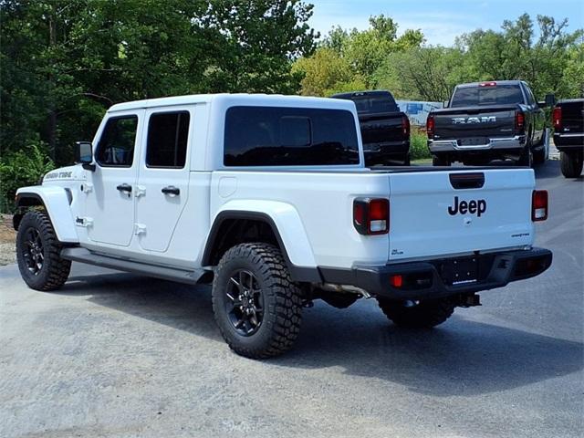 Photo of 2025 Bright White Clearcoat Jeep Gladiator