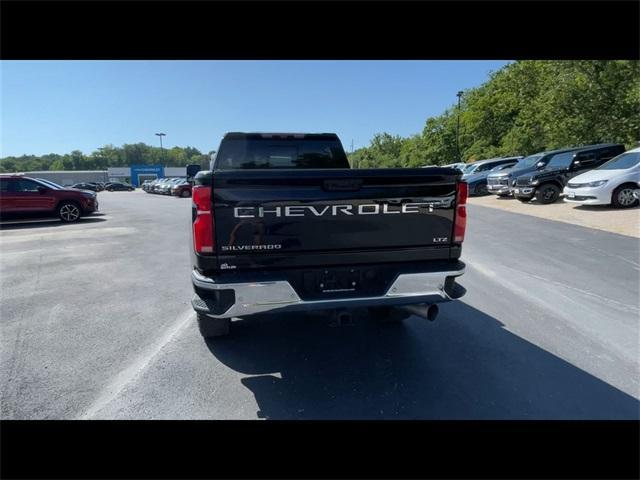 Photo of 2024 Black Chevrolet Silverado 3500