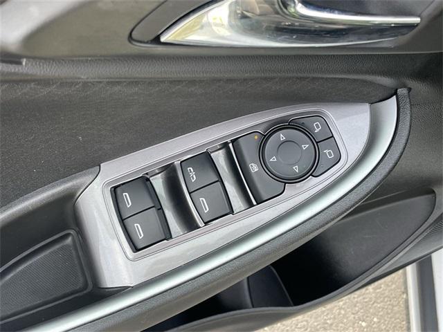 Photo of 2024 Summit White Chevrolet Malibu