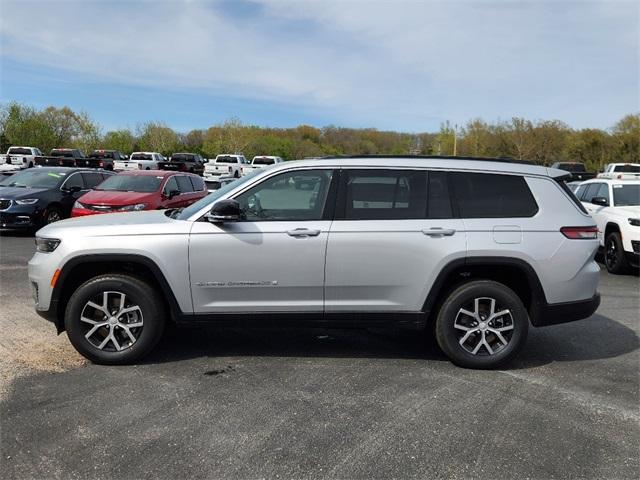 Photo of 2025 Silver Zynith Jeep Grand Cherokee L