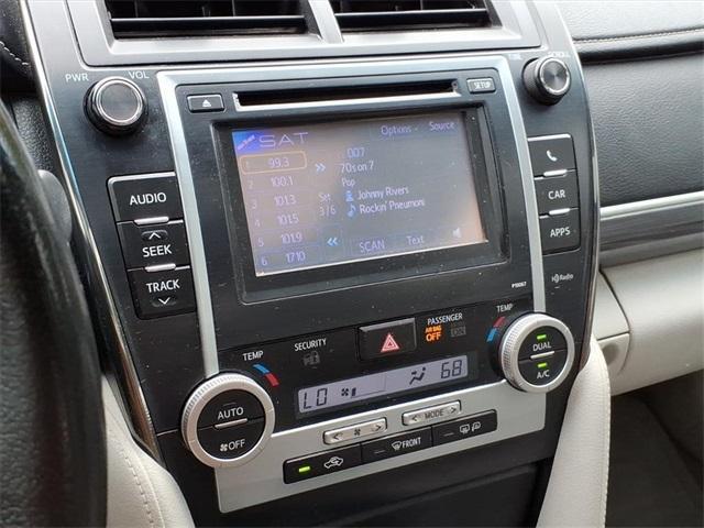 Photo of 2012 Classic Silver Metallic Toyota Camry Hybrid