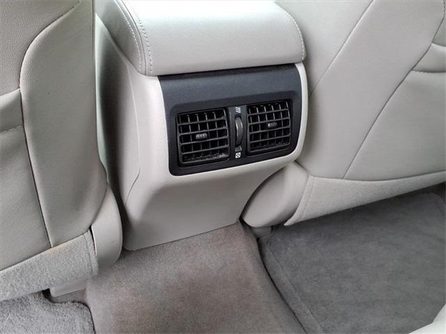 Photo of 2012 Classic Silver Metallic Toyota Camry Hybrid