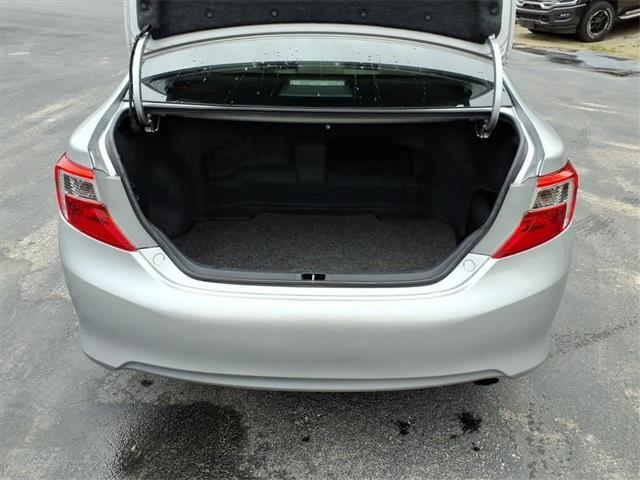 Photo of 2012 Classic Silver Metallic Toyota Camry Hybrid