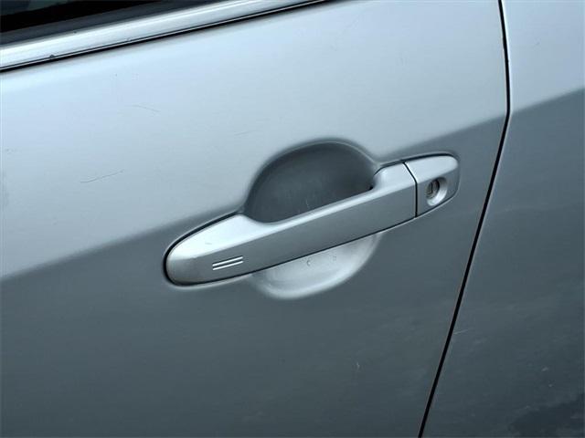 Photo of 2012 Classic Silver Metallic Toyota Camry Hybrid