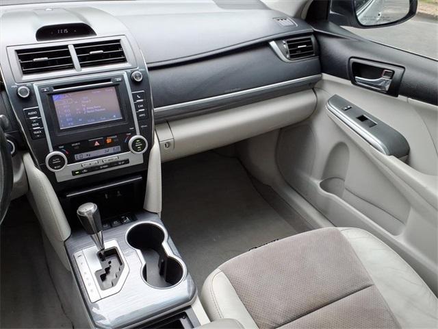 Photo of 2012 Classic Silver Metallic Toyota Camry Hybrid