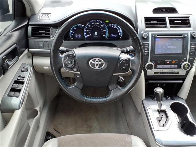 Photo of 2012 Classic Silver Metallic Toyota Camry Hybrid