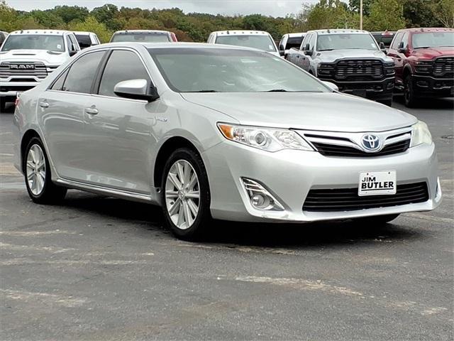 Photo of 2012 Classic Silver Metallic Toyota Camry Hybrid