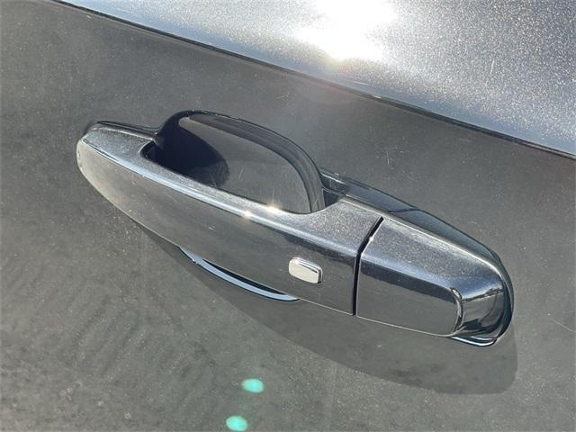 Photo of 2023 Mosaic Black Metallic Chevrolet Traverse