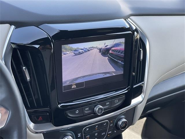 Photo of 2023 Mosaic Black Metallic Chevrolet Traverse