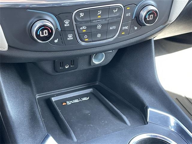 Photo of 2023 Mosaic Black Metallic Chevrolet Traverse
