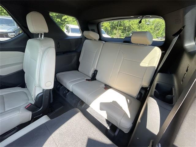 Photo of 2023 Mosaic Black Metallic Chevrolet Traverse