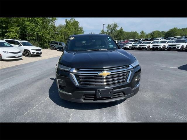 Photo of 2023 Mosaic Black Metallic Chevrolet Traverse