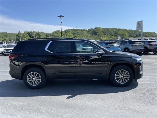 Photo of 2023 Mosaic Black Metallic Chevrolet Traverse