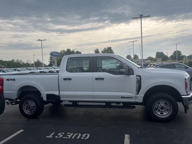 Photo of 2025 Oxford White Ford F-350