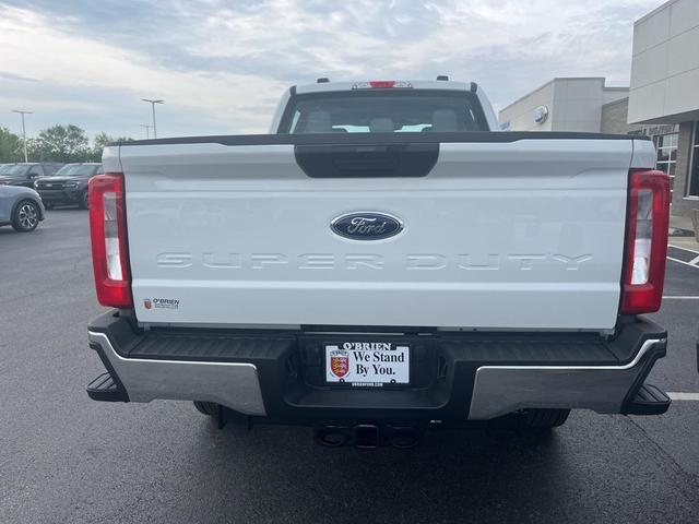 Photo of 2025 Oxford White Ford F-350