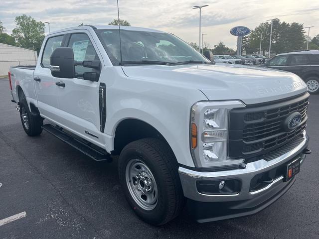 Photo of 2025 Oxford White Ford F-350