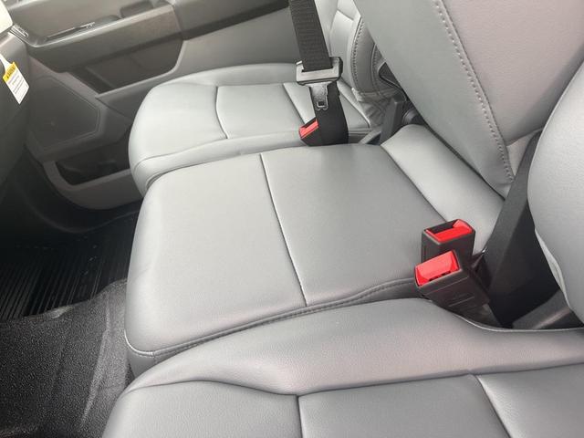 Photo of 2025 Oxford White Ford F-350