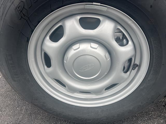 Photo of 2025 Oxford White Ford F-150