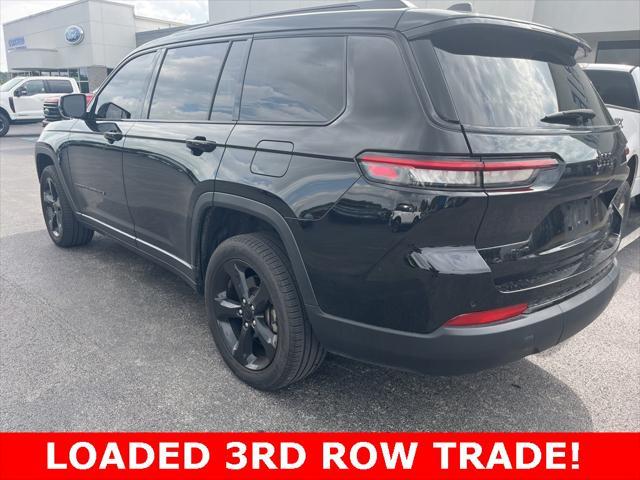 Photo of 2023 Diamond Black Crystal Pearlcoat Jeep Grand Cherokee L