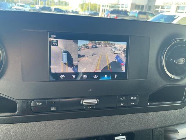 Photo of 2022 White Mercedes-Benz Sprinter 1500