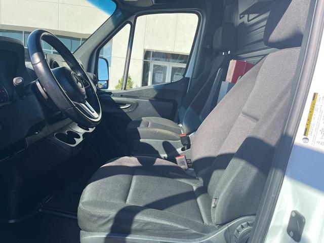Photo of 2022 White Mercedes-Benz Sprinter 1500