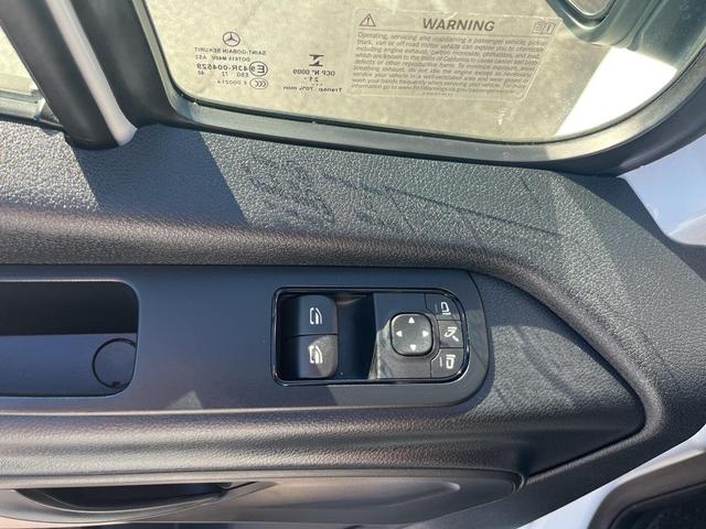 Photo of 2022 White Mercedes-Benz Sprinter 1500